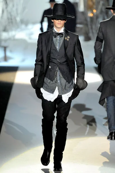 Look 29